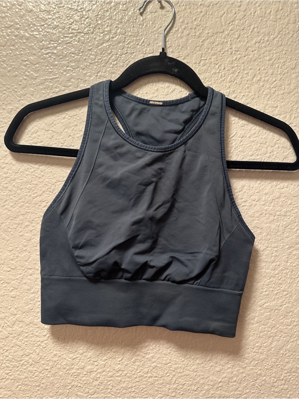 Lululemon sports bra size 6